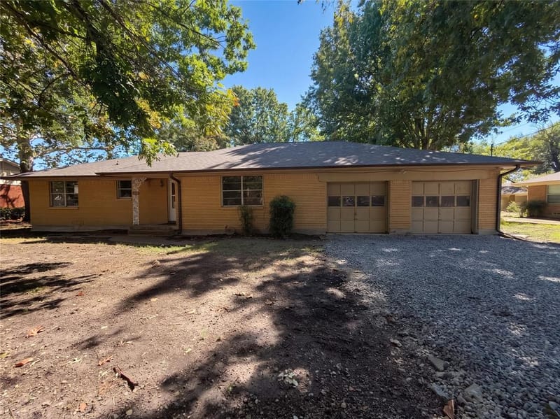415 W Fulton Street, Van Alstyne TX 75495