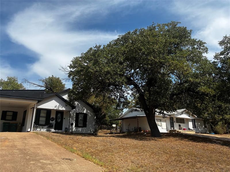 109 E Leon Street, Gatesville TX 76528 - Photo 5