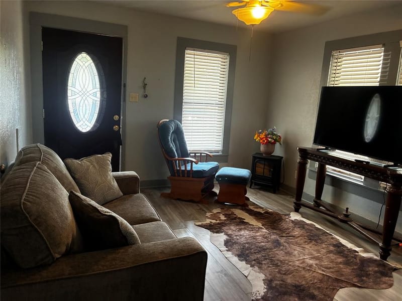 109 E Leon Street, Gatesville TX 76528 - Photo 9
