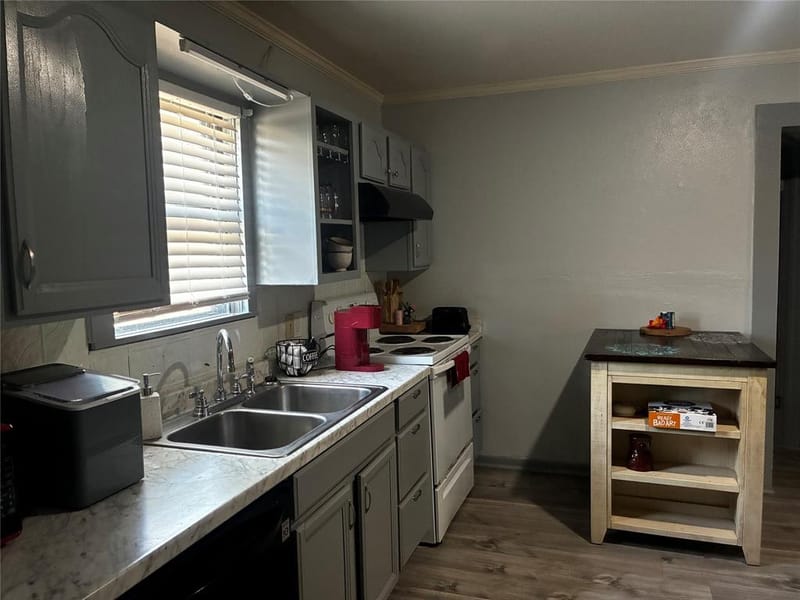 109 E Leon Street, Gatesville TX 76528 - Photo 11