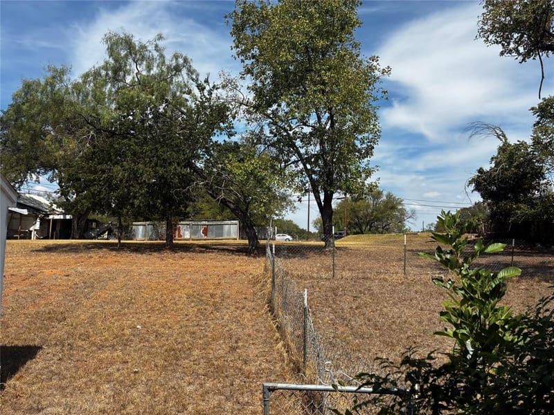 109 E Leon Street, Gatesville TX 76528 - Photo 31