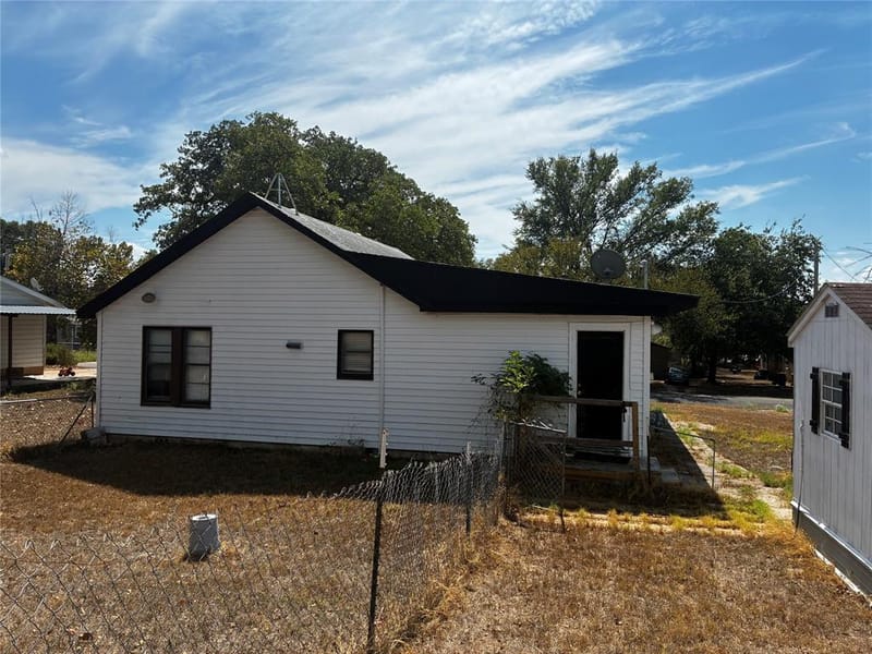 109 E Leon Street, Gatesville TX 76528 - Photo 4