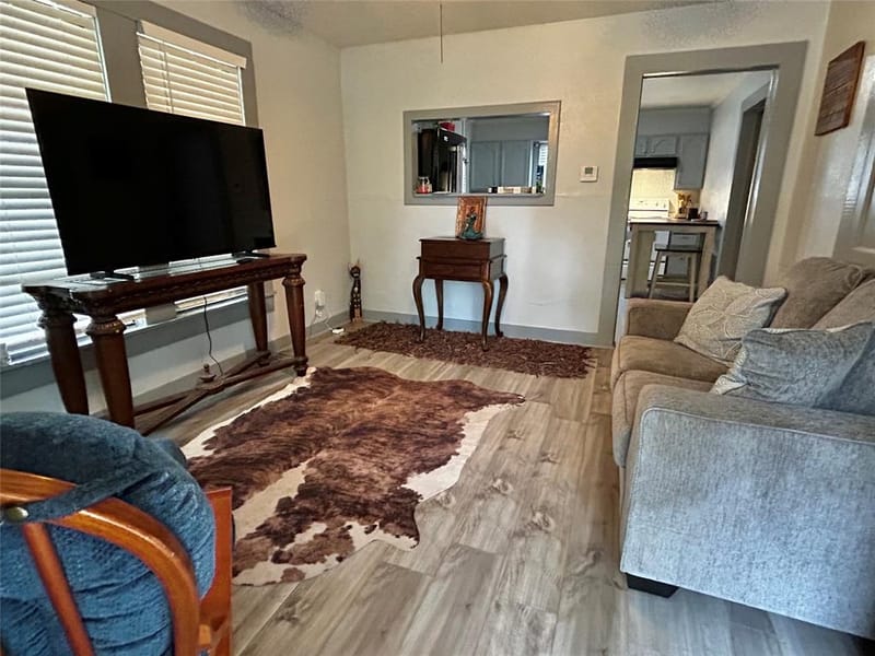 109 E Leon Street, Gatesville TX 76528 - Photo 8