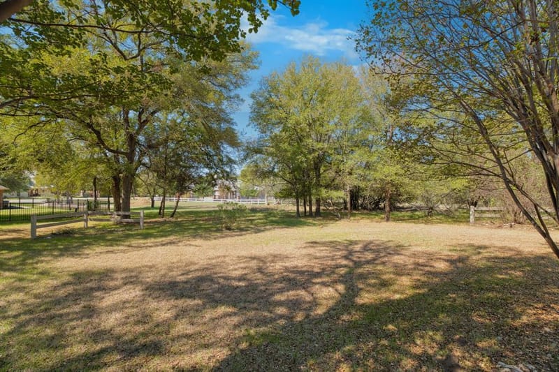 17049 Faircrest Drive, Whitney TX 76692 - Photo 33