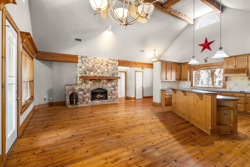 17049 Faircrest Drive, Whitney TX 76692 - Photo 8