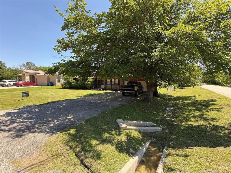 300 Linda Street, Roanoke TX 76262