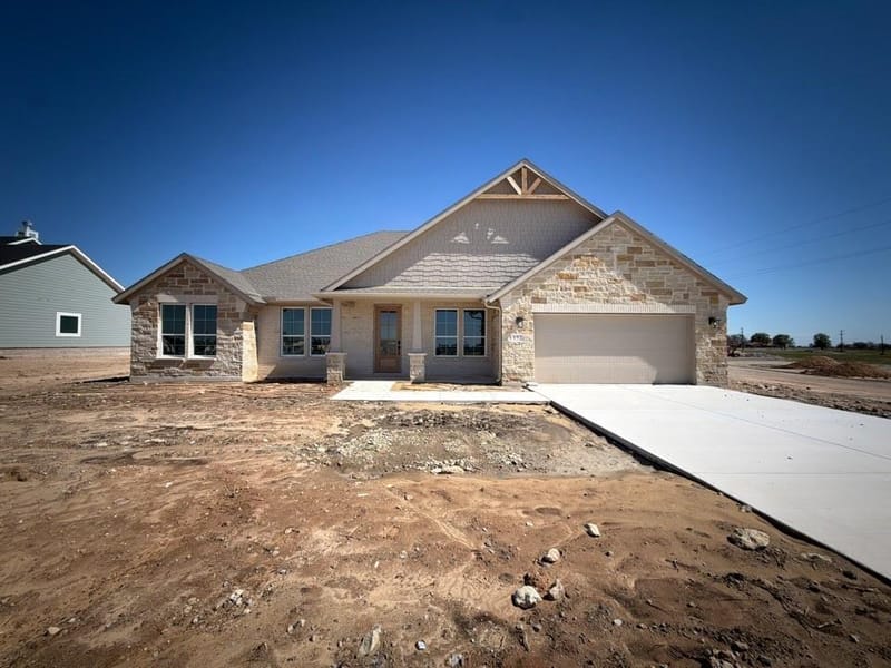 152 Meadow Bend Drive, New Fairview TX 76078