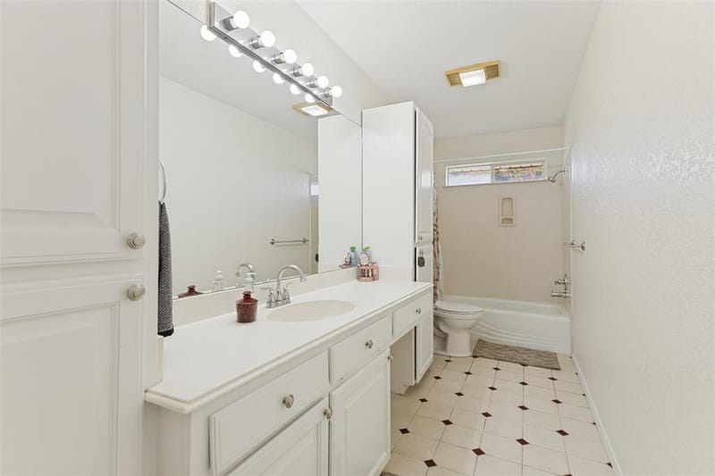 7848 Nine Mile Bridge Road, Fort Worth TX 76135 - Photo 22