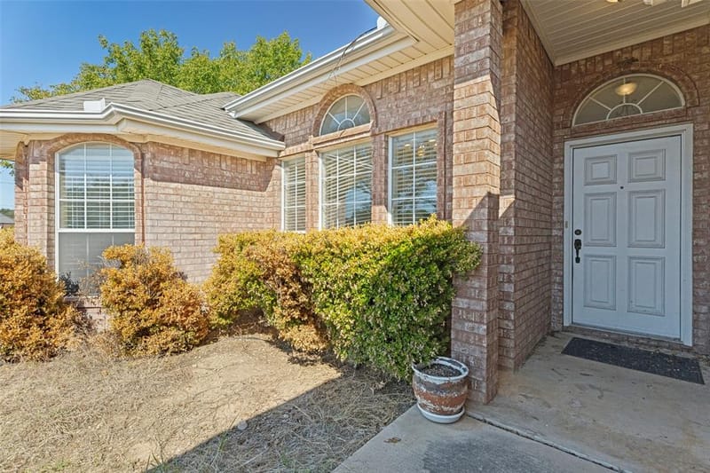 7848 Nine Mile Bridge Road, Fort Worth TX 76135 - Photo 4