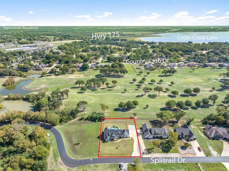 203 Splitrail Drive, Mabank TX 75143