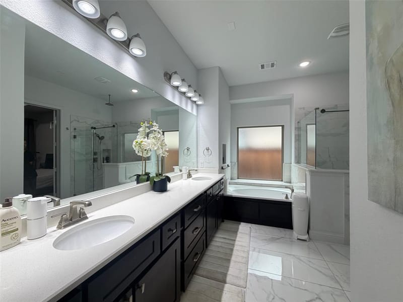 12513 Royal Oaks Lane, Farmers Branch TX 75234 - Photo 9