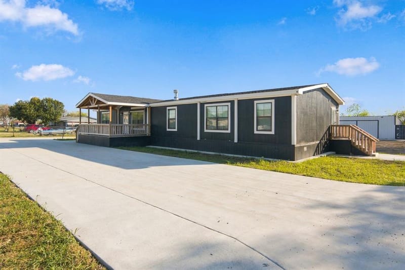18061 Cindys Lane, Justin TX 76247 - Photo 6