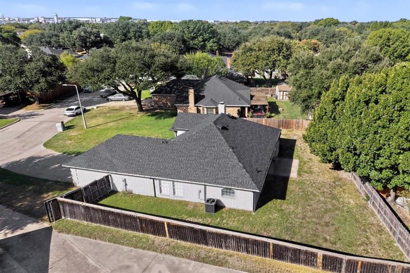 2662 Village Green Drive, Grand Prairie TX 75052 - Photo 6