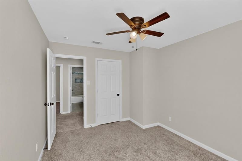 2662 Village Green Drive, Grand Prairie TX 75052 - Photo 28
