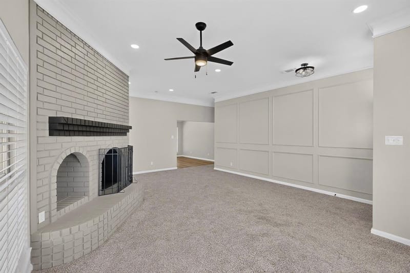 2662 Village Green Drive, Grand Prairie TX 75052 - Photo 10