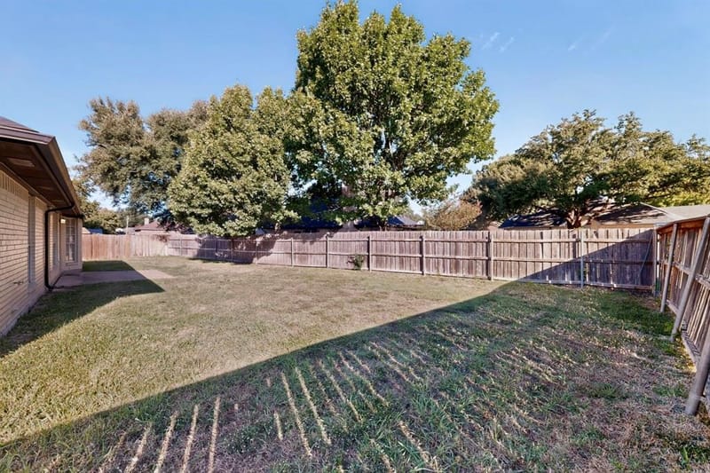 2662 Village Green Drive, Grand Prairie TX 75052 - Photo 35