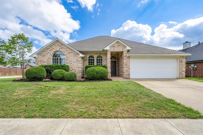 7036 Herman Jared Drive, North Richland Hills TX 76182 - Photo 2
