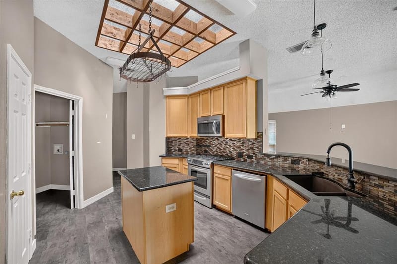 8301 Martha Lane, Rowlett TX 75088 - Photo 12