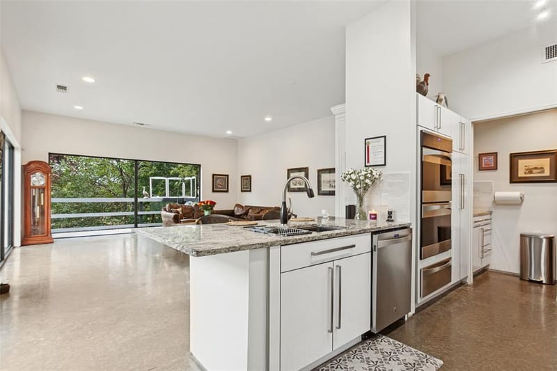 31 Vanguard Way, Dallas TX 75243 - Photo 7