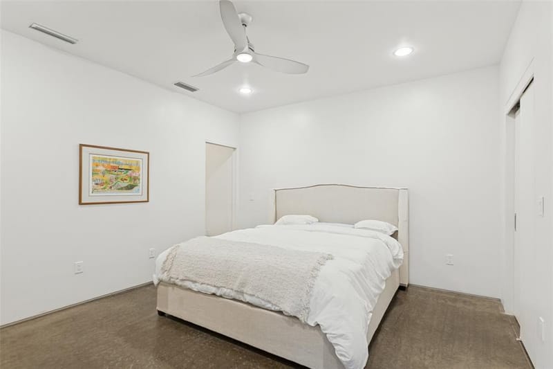 31 Vanguard Way, Dallas TX 75243 - Photo 20