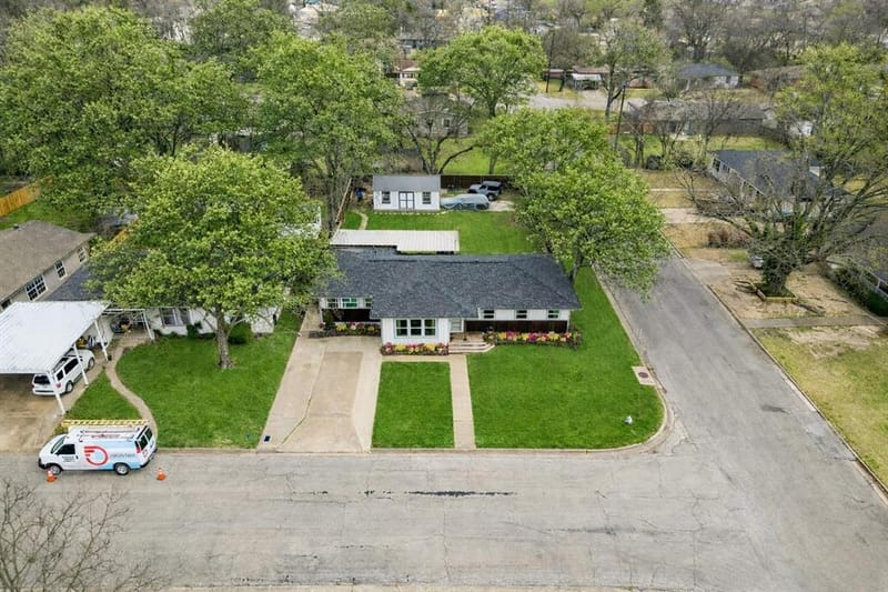 1401 N Highland Avenue, Sherman TX 75092 - Photo 2