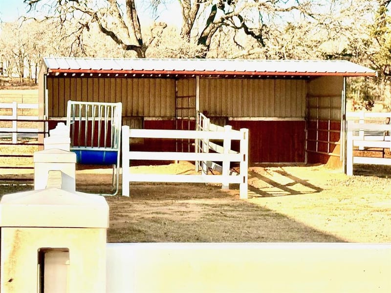 8690 E FM 922 Highway, Valley View TX 76272 - Photo 27