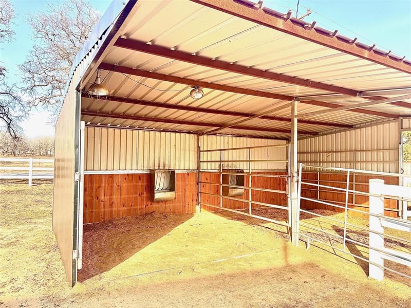 8690 E FM 922 Highway, Valley View TX 76272 - Photo 12