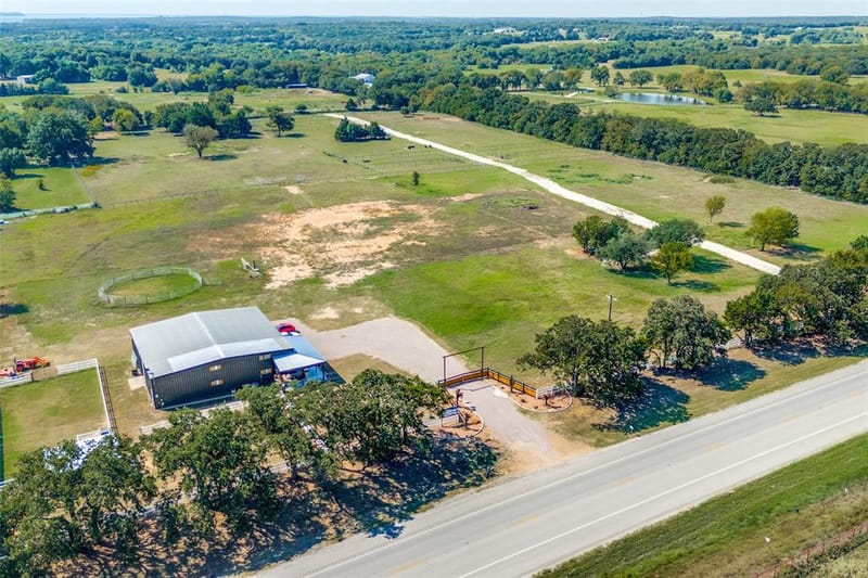 8690 E FM 922 Highway, Valley View TX 76272 - Photo 36