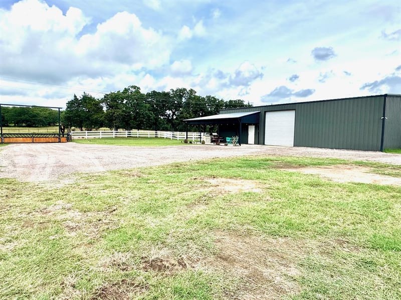 8690 E FM 922 Highway, Valley View TX 76272 - Photo 28