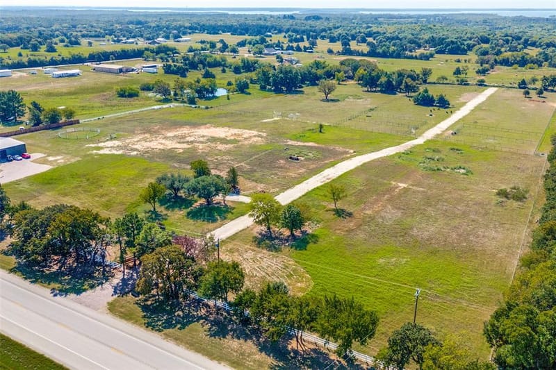 8690 E FM 922 Highway, Valley View TX 76272 - Photo 34