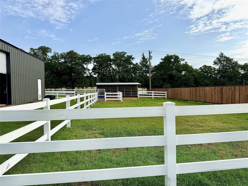 8690 E FM 922 Highway, Valley View TX 76272 - Photo 11