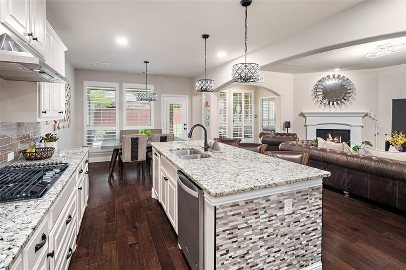 6512 Mandalay Court, McKinney TX 75070 - Photo 9