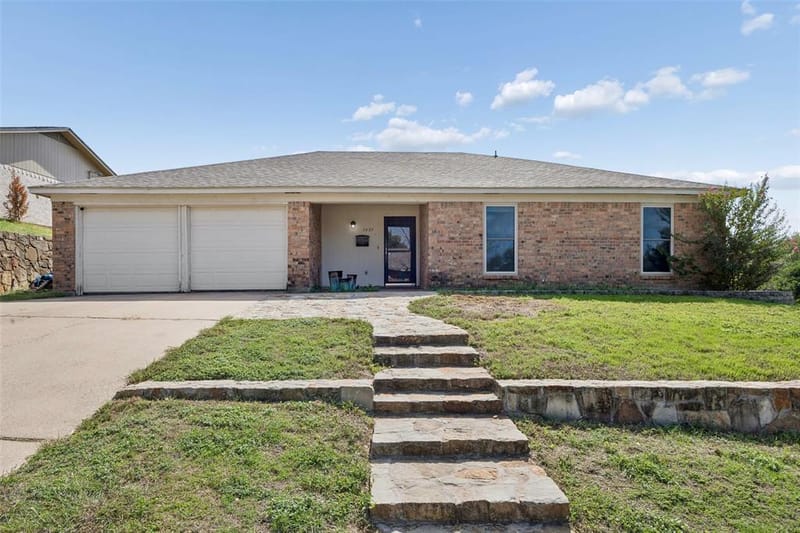 7837 Gaston Avenue, Fort Worth TX 76116