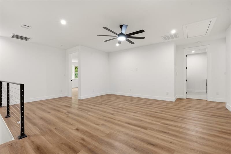 6907 Mohawk Drive, Dallas TX 75235 - Photo 13