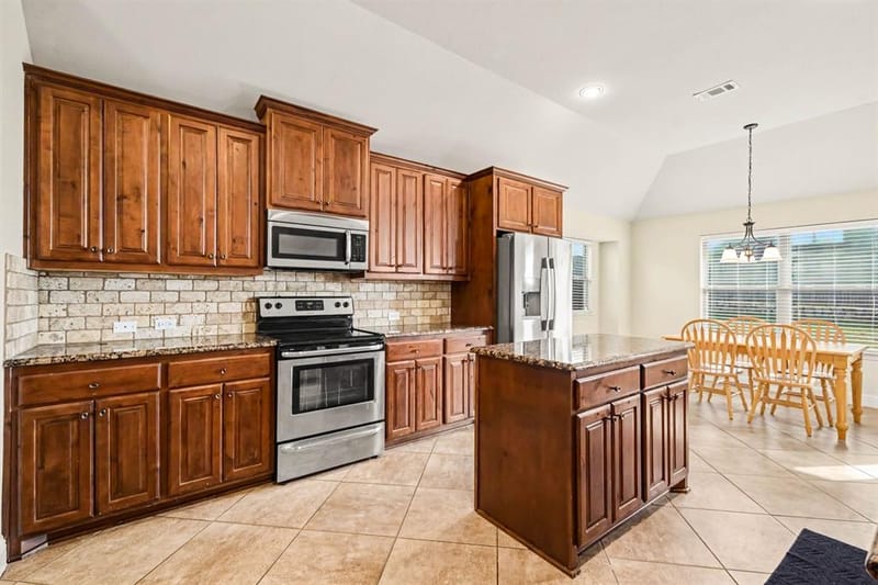 1005 Seminole Lane, Greenville TX 75402 - Photo 9