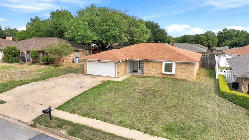 228 Meadowhill Drive, Benbrook TX 76126 - Photo 3