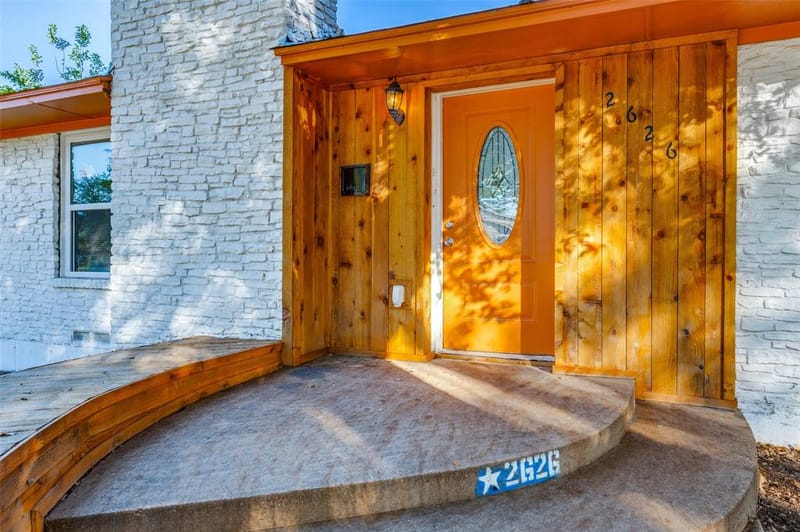 2626 Crest Avenue, Dallas TX 75216 - Photo 6