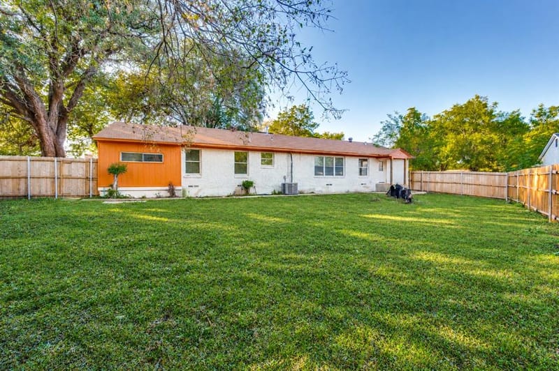 2626 Crest Avenue, Dallas TX 75216 - Photo 3
