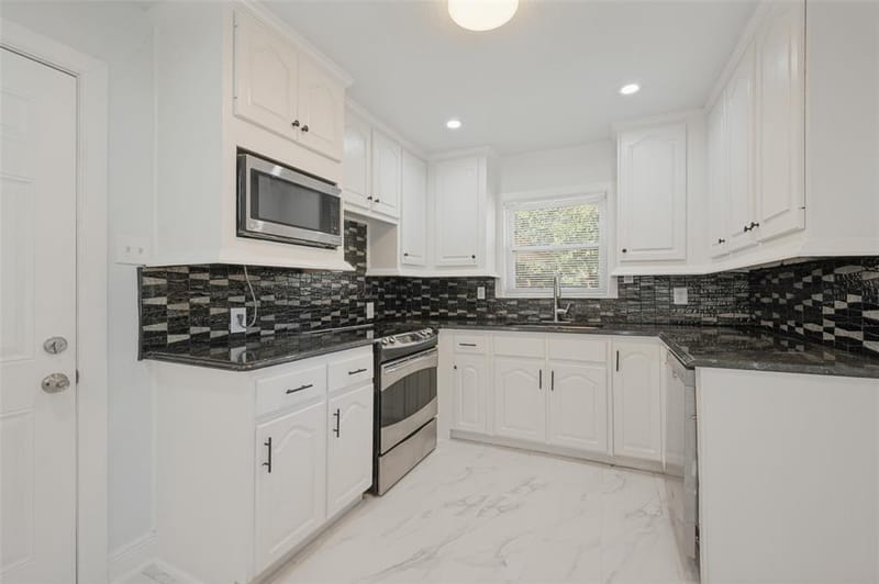 2626 Crest Avenue, Dallas TX 75216 - Photo 10
