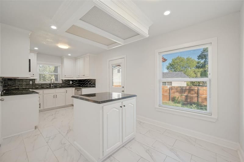2626 Crest Avenue, Dallas TX 75216 - Photo 11