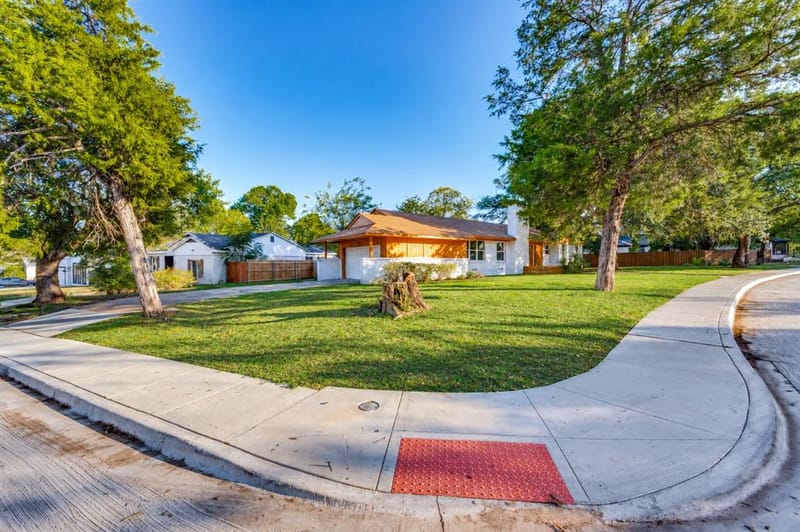 2626 Crest Avenue, Dallas TX 75216 - Photo 4