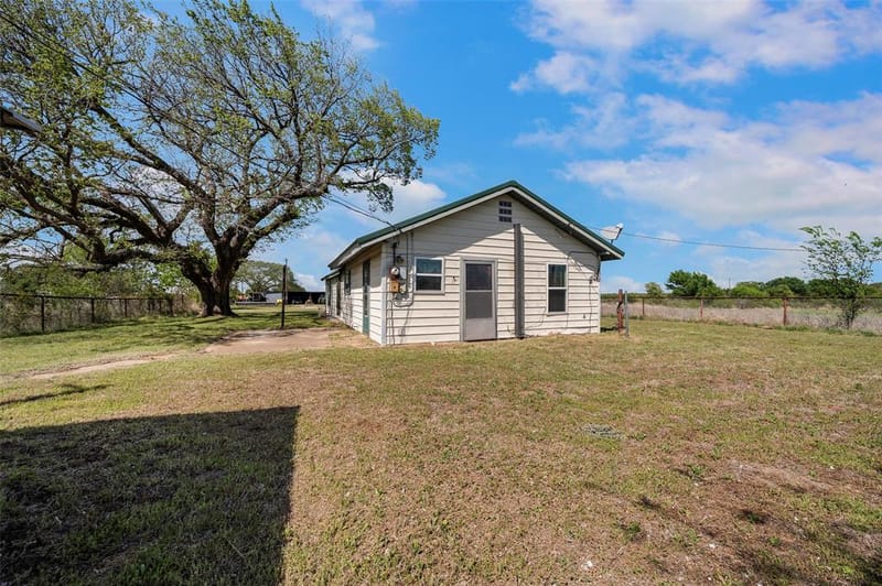 3913 Fm1956, Nocona TX 76255 - Photo 26
