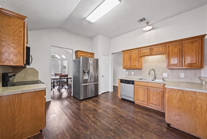 301 Wintergreen Court, Weatherford TX 76085 - Photo 7
