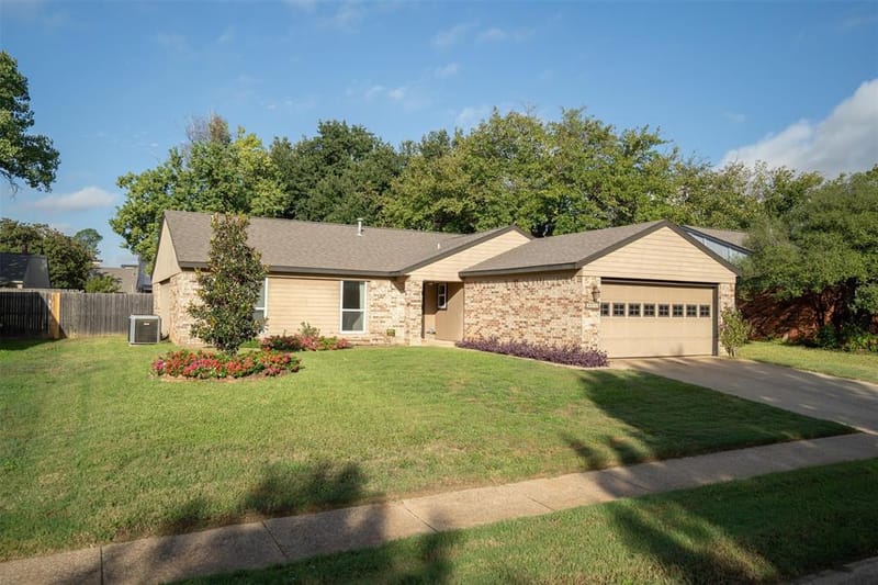 3911 White Oak Court, Flower Mound TX 75028 - Photo 3