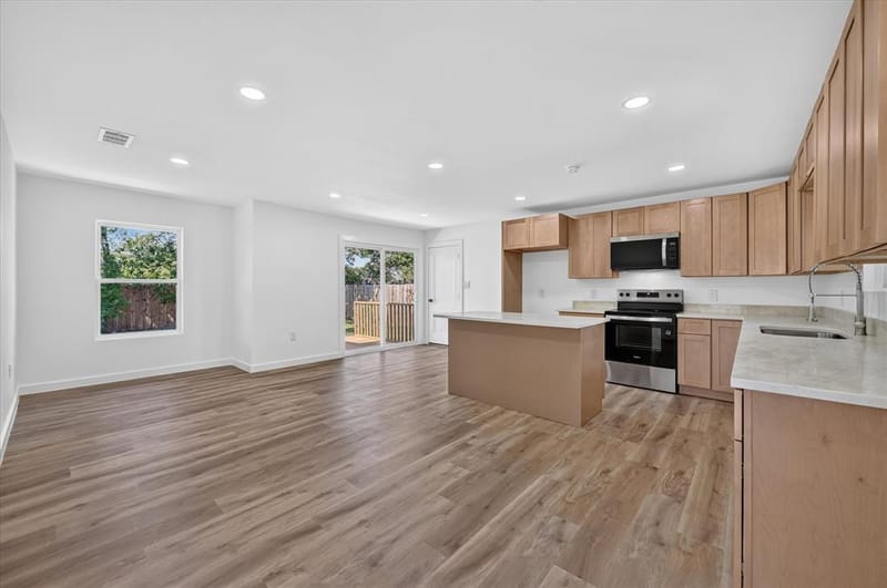 2009 Las Cruces Lane, Dallas TX 75217 - Photo 5