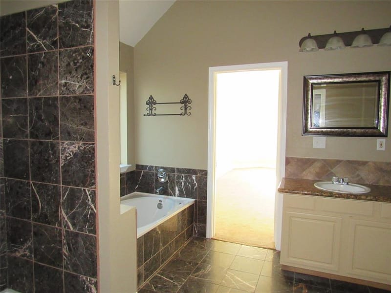 39220 Shadow Ridge Drive, Whitney TX 76692 - Photo 9