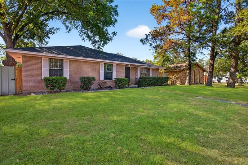 9610 Jennie Lee Lane, Dallas TX 75227 - Photo 2