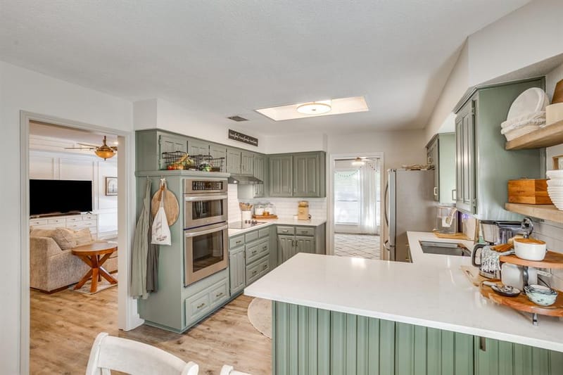 6015 Kenilworth Drive, Arlington TX 76001 - Photo 13