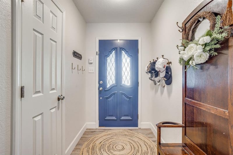 6015 Kenilworth Drive, Arlington TX 76001 - Photo 4