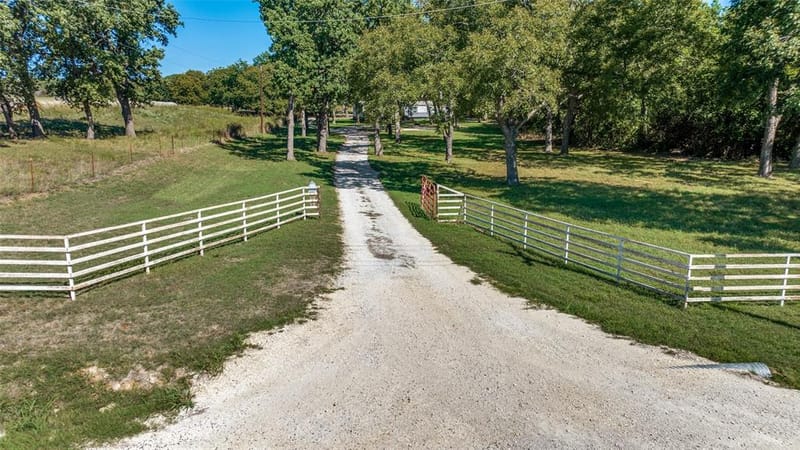 3187 County Road 343, Forestburg TX 76239